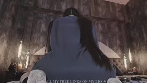 Charlotte online show from 02.12.25