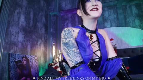 Charlotte online show from 12.13.25