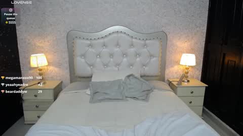 Snapshot of charlotte_gonsalez chatting on 12.01.24 Charlotte online show from 12.01.24