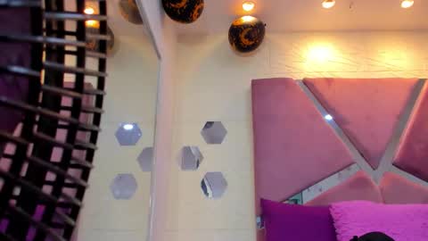 Charlotte Icee online show from 11.07.25