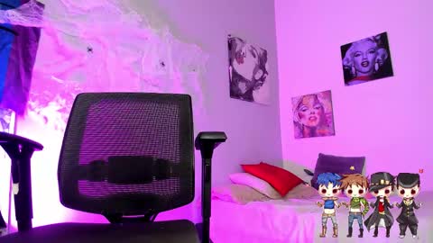 Snapshot of charlotte_joestar chatting on 10.08.25 Charlie online show from 10.08.25