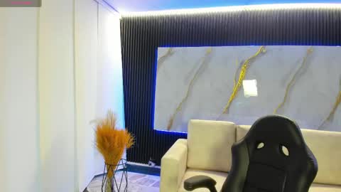 Charlotte  Everyday From 0700 to 1300 Col Time online show from 04.17.26