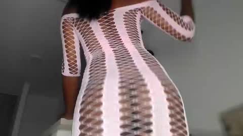 charlottehorny1 online show from 12.31.24