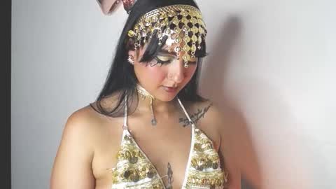 Snapshot of charlottekiss99 chatting on 10.31.25 charlottekiss99 online show from 10.31.25