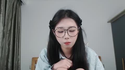 Snapshot of charlottelin chatting on 12.16.24 Charlotte online show from 12.16.24