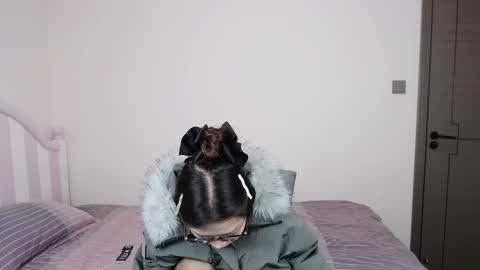 Snapshot of charlottelin chatting on 02.12.25 Charlotte online show from 02.12.25