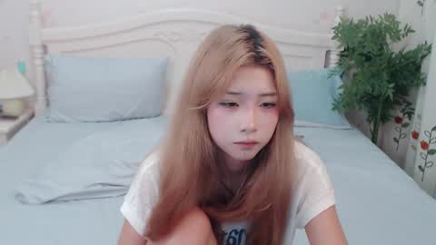 Snapshot of charlottelin chatting on 09.10.25 Charlotte online show from 09.10.25