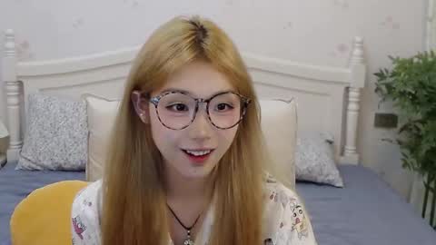 Snapshot of charlottelin chatting on 10.15.25 Charlotte online show from 10.15.25