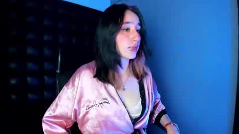 charlottestuart_ online show from 04.30.26