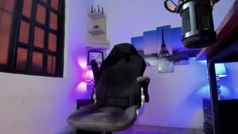 Snapshot of charly_85016 chatting on 05.29.26 charly online show from 05.29.26