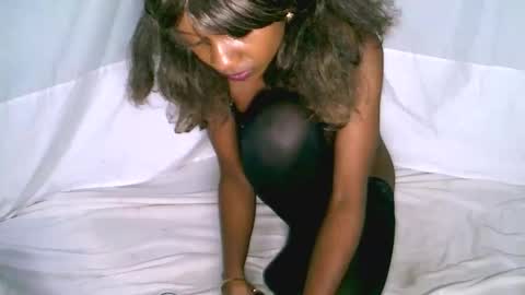 Snapshot of charmantegirl007 chatting on 09.14.25 charmantegirl007 online show from 09.14.25