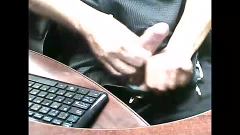 Snapshot of charmeur2672 chatting on 09.16.25 charmeur2672 online show from 09.16.25