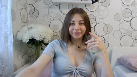 Snapshot of charming__chick chatting on 06.16.26 charming__chick online show from 06.16.26