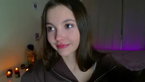 Snapshot of charming_bliss chatting on 10.02.25 Kaylee online show from 10.02.25