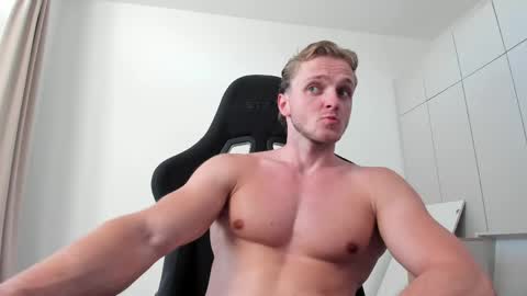 Snapshot of chasereed_ chatting on 05.24.26 Chase Reed online show from 05.24.26