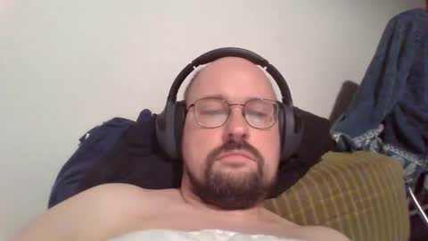Snapshot of chattwixxy chatting on 10.11.25 Mickel online show from 10.11.25