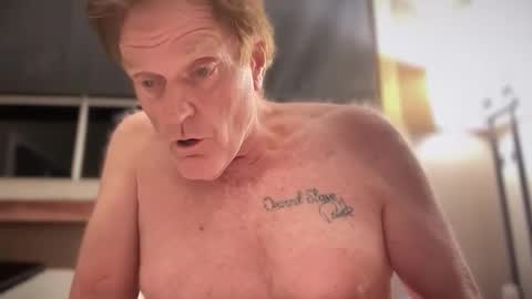 Snapshot of cheapandfast chatting on 10.24.25 cheapandfast online show from 10.24.25