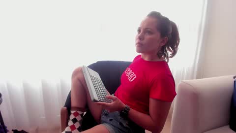 Regina Phalange online show from 01.15.25