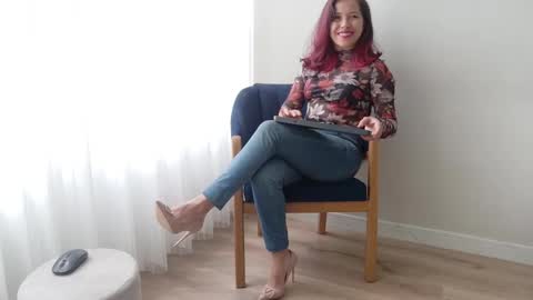 Regina Phalange online show from 11.11.25