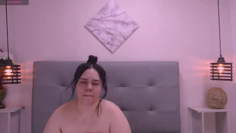 Snapshot of cheelsea_ chatting on 12.08.24 cheelsea_ online show from 12.08.24