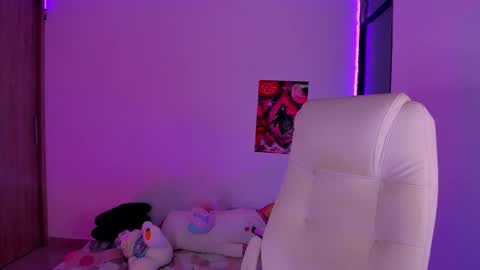 Snapshot of cheelsea_ chatting on 02.22.25 cheelsea_ online show from 02.22.25