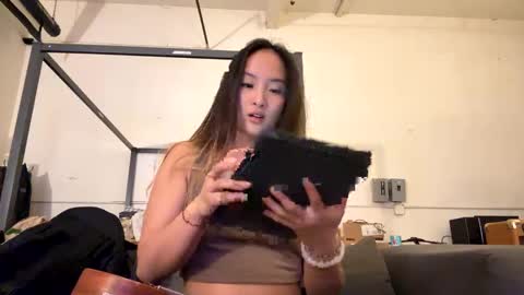 chellybear101 online show from 12.16.24