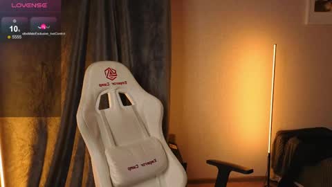 LUCASRYANPVT IS OPEN online show from 05.25.26