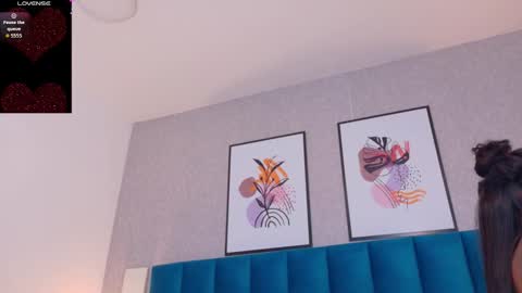   online show from 11.04.25