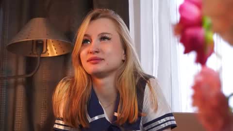 Snapshot of cherelleveld chatting on 09.27.25 LorenLinda online show from 09.27.25