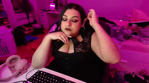 Snapshot of chericheesecake chatting on 11.01.25 chericheesecake online show from 11.01.25