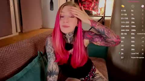Snapshot of cherry_roxy chatting on 06.18.26 Roxy online show from 06.18.26