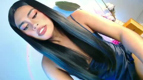 Snapshot of cherry_temptation28 chatting on 06.20.26 marshmallow online show from 06.20.26