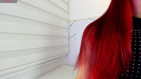 Snapshot of cherry_welll chatting on 01.12.25 Cherry  Conection 11pm-6am Colombia time online show from 01.12.25
