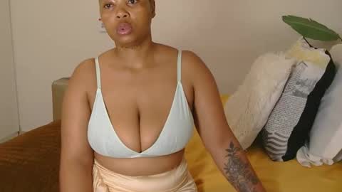 Snapshot of cherrybabexx chatting on 12.23.24 Cherrybabe online show from 12.23.24