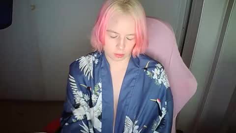 Snapshot of cherrybaby_0 chatting on 05.25.26 cherrybaby_0 online show from 05.25.26