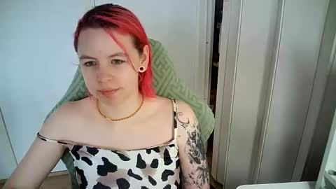 Snapshot of cherrybaby_0 chatting on 07.25.26 cherrybaby_0 online show from 07.25.26