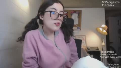 Sarah Prez online show from 04.25.26