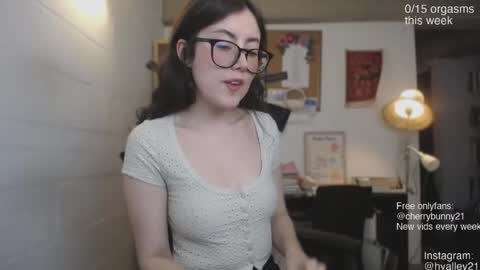 Snapshot of cherrybunny21 chatting on 05.28.26 Sarah Prez online show from 05.28.26