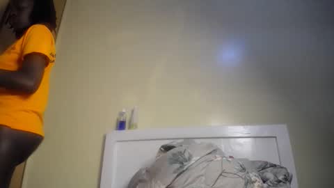 Snapshot of cherrycuddle2 chatting on 12.14.25 cherrycuddle2 online show from 12.14.25