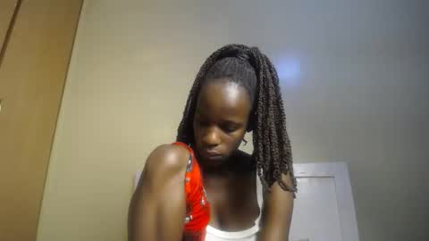 Snapshot of cherrycuddle2 chatting on 12.16.25 cherrycuddle2 online show from 12.16.25