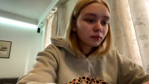 Snapshot of cherryleija chatting on 04.19.26 Lei online show from 04.19.26