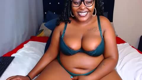 Snapshot of cherryyummy69 chatting on 02.24.25 cherryyummy69 online show from 02.24.25