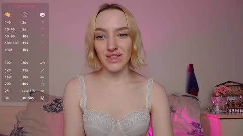 Snapshot of cherylmason chatting on 12.07.24 Cheryl online show from 12.07.24