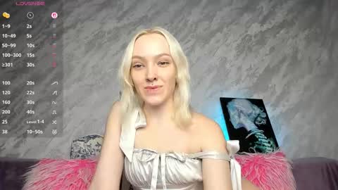 Snapshot of cherylmason chatting on 09.11.25 Cheryl online show from 09.11.25