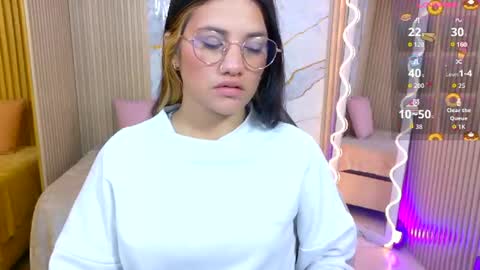 Snapshot of chiara_tay chatting on 06.18.26 Chiara online show from 06.18.26