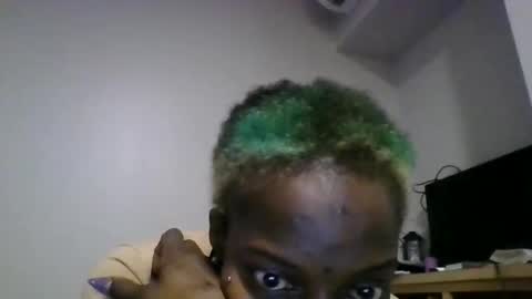 Snapshot of chibadadon chatting on 12.17.25 chibadadon online show from 12.17.25