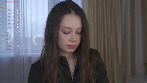 Nicole online show from 09.24.25