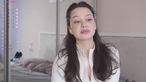 Nicole online show from 04.12.26