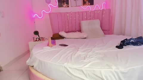 sophia online show from 12.22.24