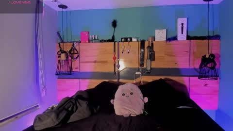 Chloeallennn  online show from 04.10.26